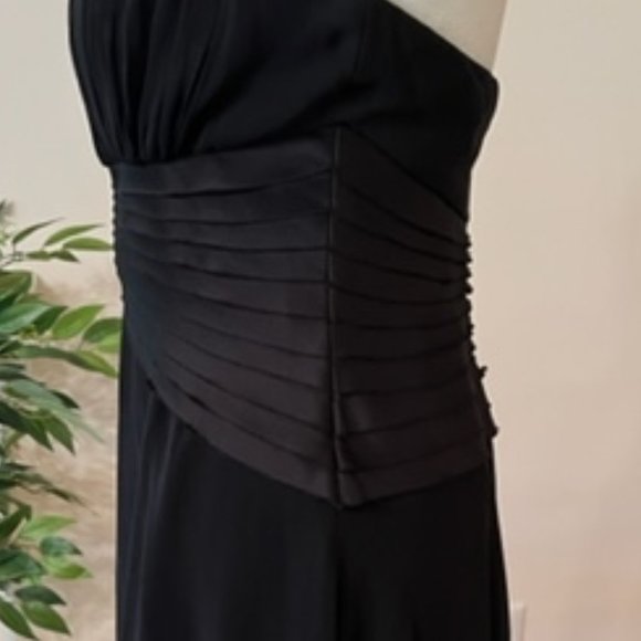 Tadashi Collection Chiffon Halter Dress, size 4 - Picture 4 of 15